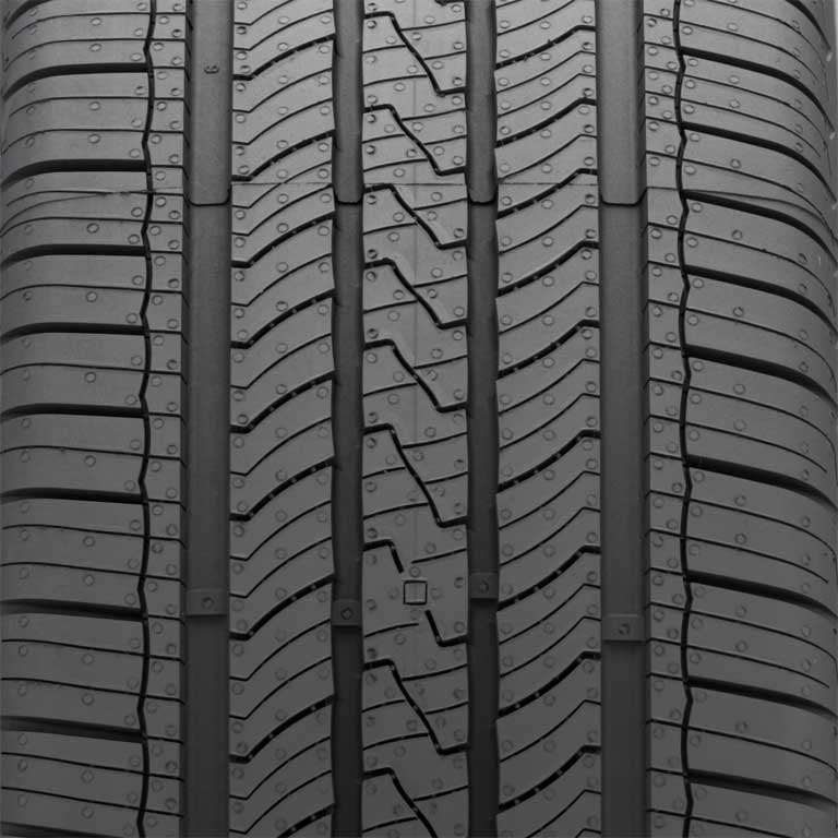 Cooper Endeavor tread detail